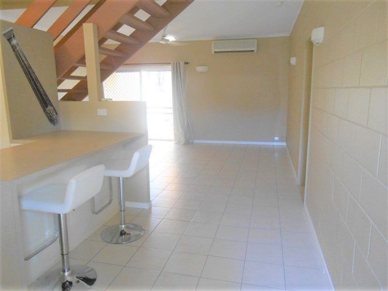 1/11-13 Pioneer Street, Manoora QLD 4870
