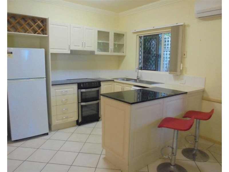 6/5 Lily Street, Cairns North QLD 4870