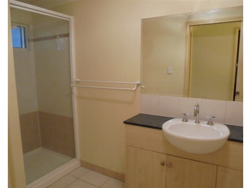 6/5 Lily Street, Cairns North QLD 4870