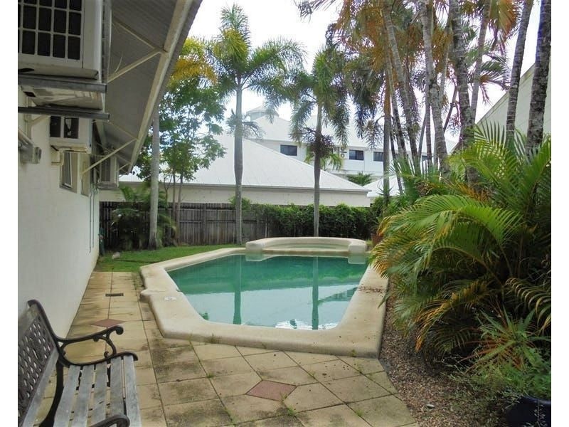 6/5 Lily Street, Cairns North QLD 4870