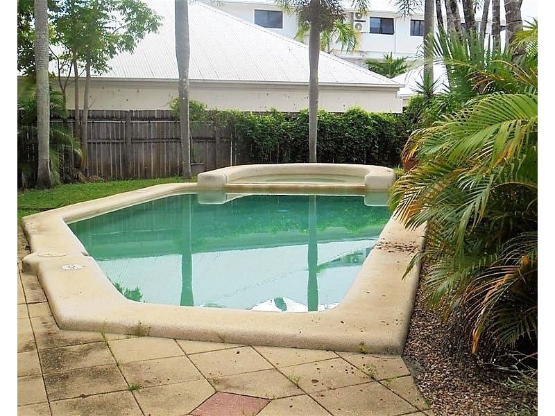 6/5 Lily Street, Cairns North QLD 4870
