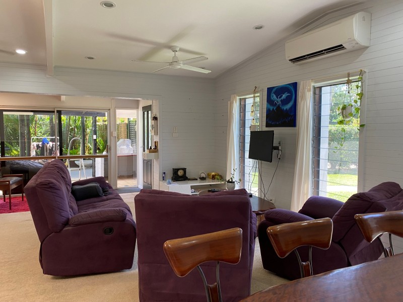 15 Almond Street, Holloways Beach QLD 4878
