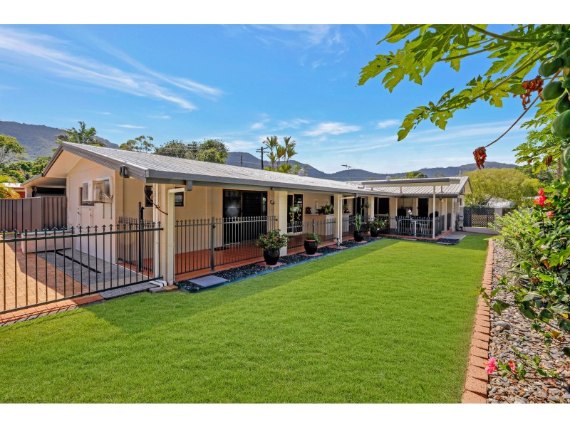 25 Shannon Drive, Woree QLD 4868