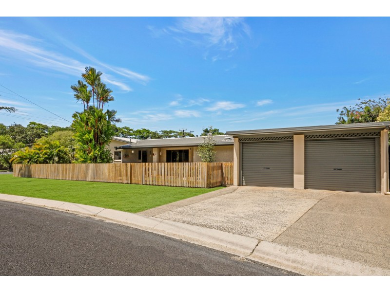 25 Shannon Drive, Woree QLD 4868