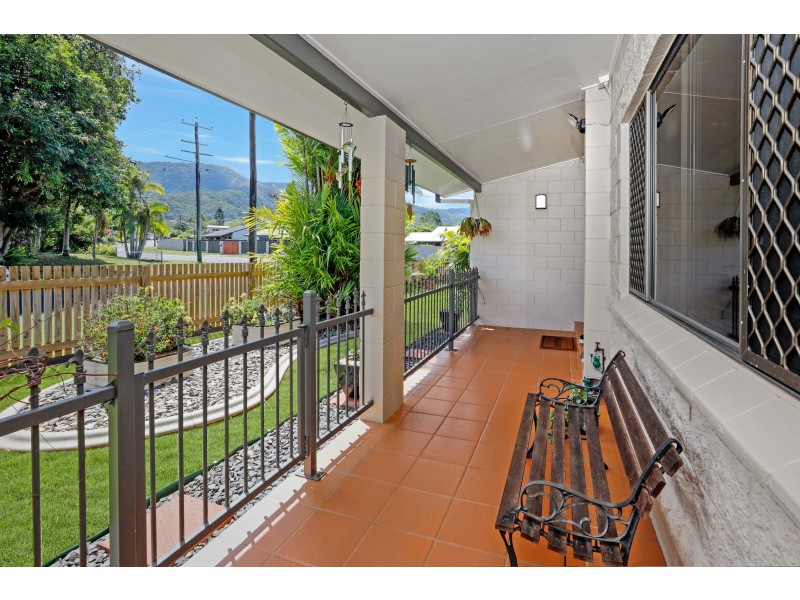 25 Shannon Drive, Woree QLD 4868