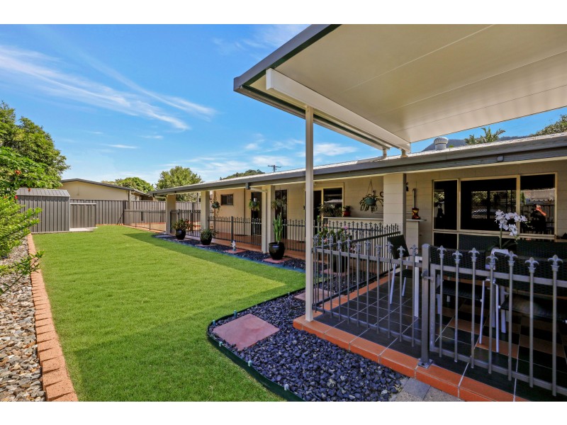 25 Shannon Drive, Woree QLD 4868
