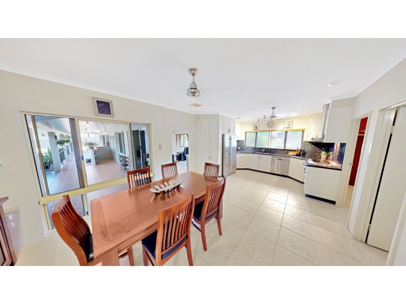 25 Shannon Drive, Woree QLD 4868