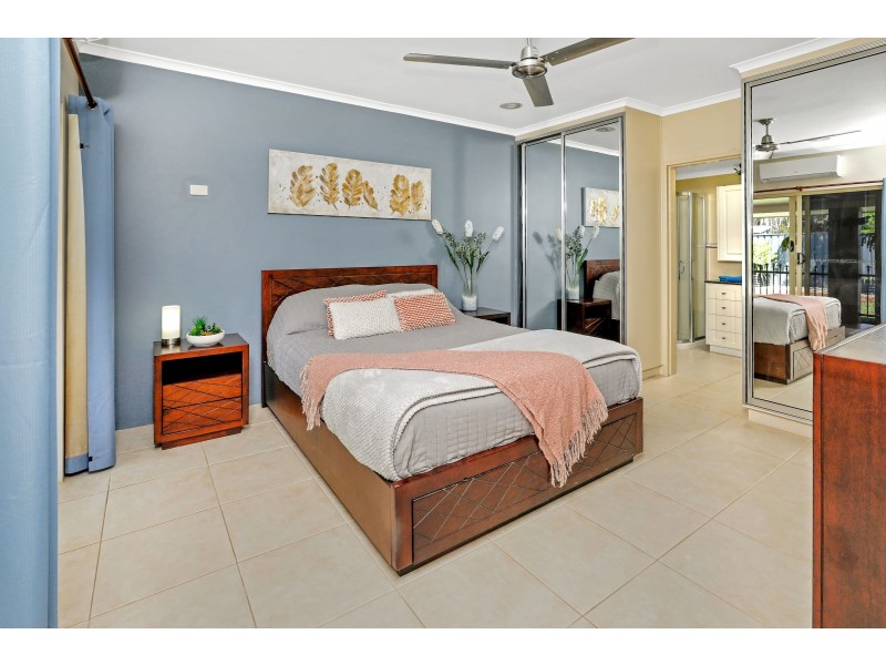 25 Shannon Drive, Woree QLD 4868