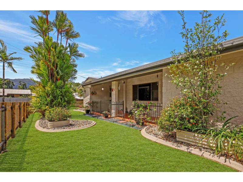 25 Shannon Drive, Woree QLD 4868