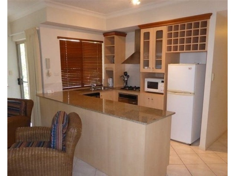 1118/2 Greenslopes Street, Cairns North QLD 4870