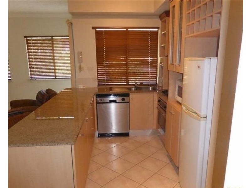 1118/2 Greenslopes Street, Cairns North QLD 4870