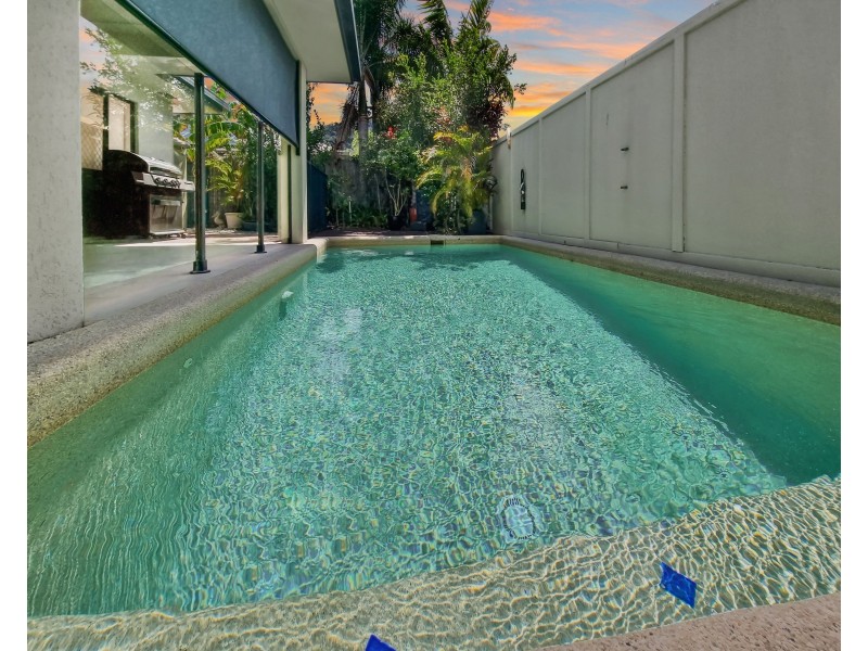 9 Seaways Street, Trinity Beach QLD 4879