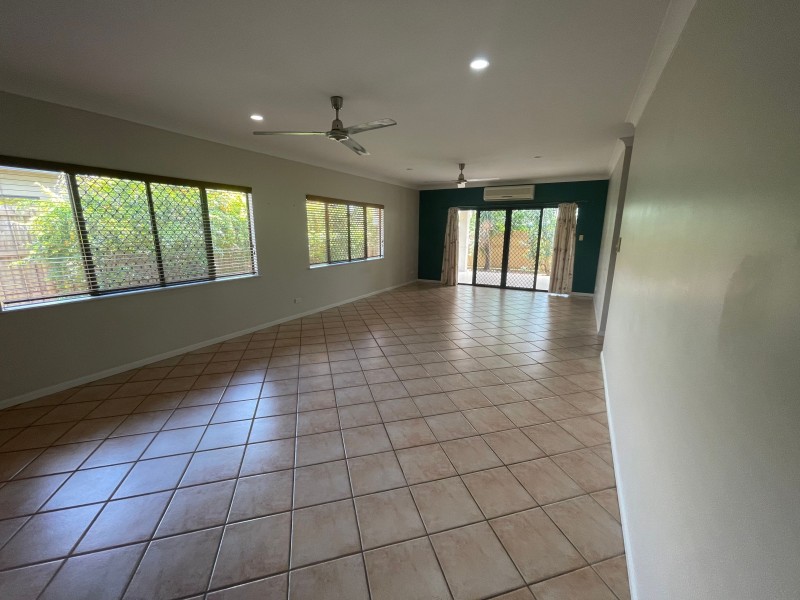 11 Goodhew Close, Bentley Park QLD 4869