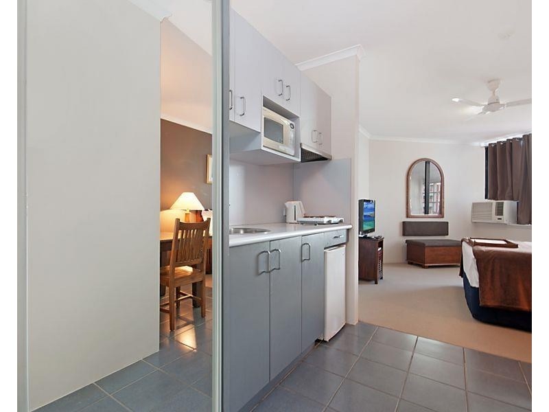 129/166-168 Lake Street, Cairns North QLD 4870