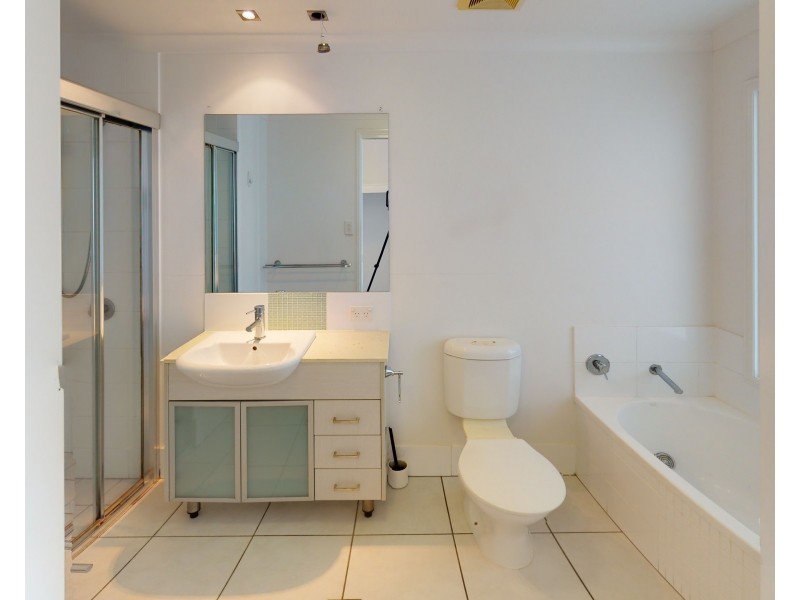 802/23-27 Mcleod Street, Cairns North QLD 4870