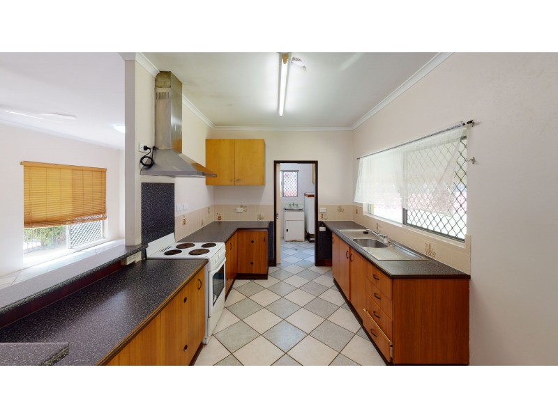 15 Garland Close, Kanimbla QLD 4870