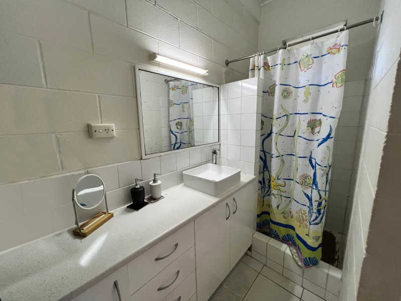 1/8 Sandown Close, Woree QLD 4868
