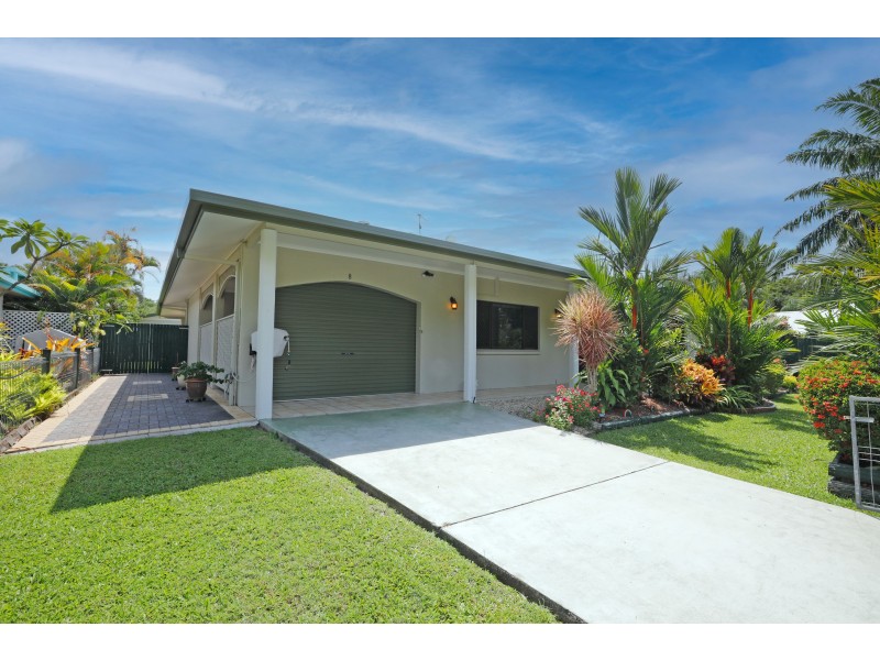 8 Flora Close, Clifton Beach QLD 4879