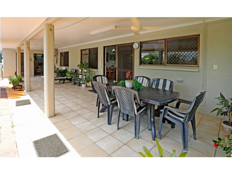 8 Flora Close, Clifton Beach QLD 4879