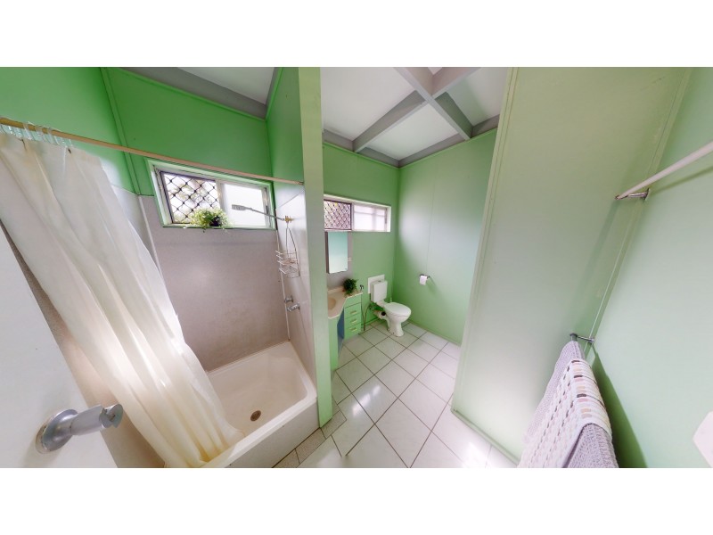 30 Oak Street, Holloways Beach QLD 4878