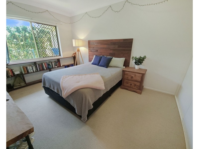 73 Koppen Terrace, Mooroobool QLD 4870