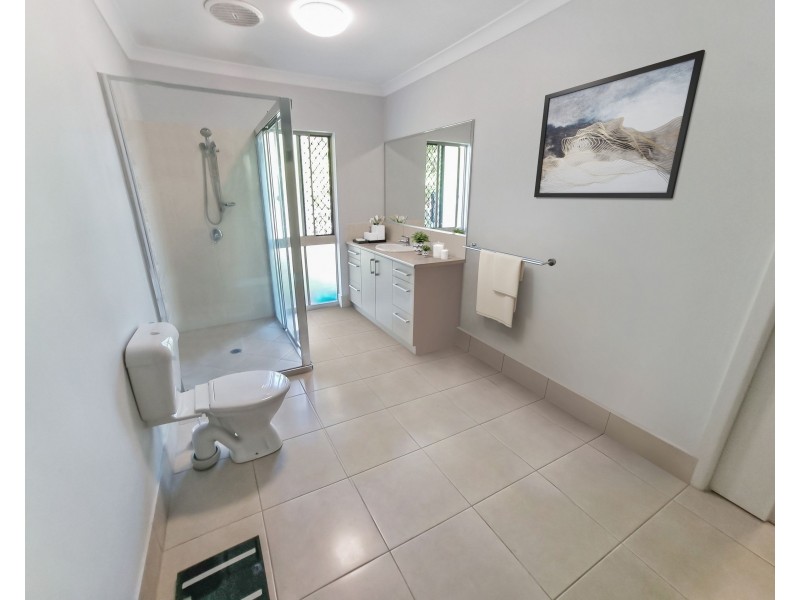 73 Koppen Terrace, Mooroobool QLD 4870
