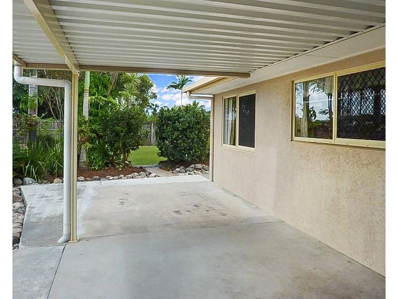 9 Sunrise Street, White Rock QLD 4868