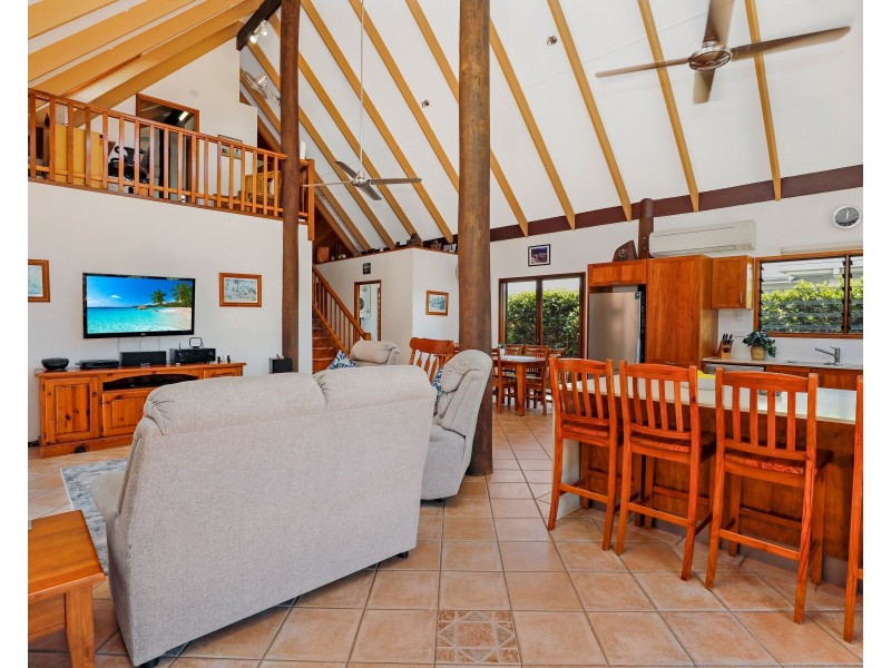 23 Thais Street, Palm Cove QLD 4879