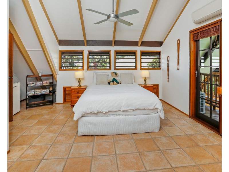 23 Thais Street, Palm Cove QLD 4879
