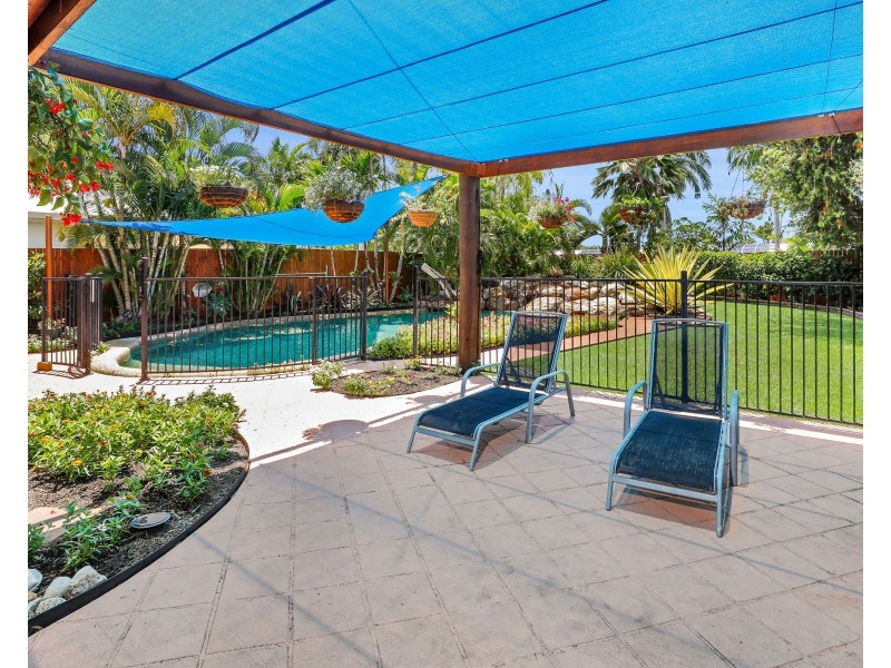 23 Thais Street, Palm Cove QLD 4879