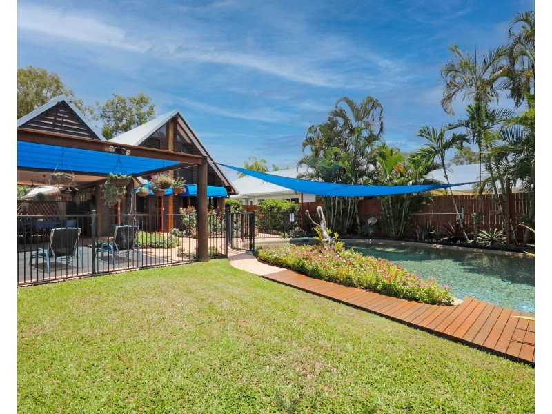 23 Thais Street, Palm Cove QLD 4879