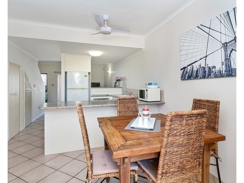 4/10 Hill Street, Manunda QLD 4870
