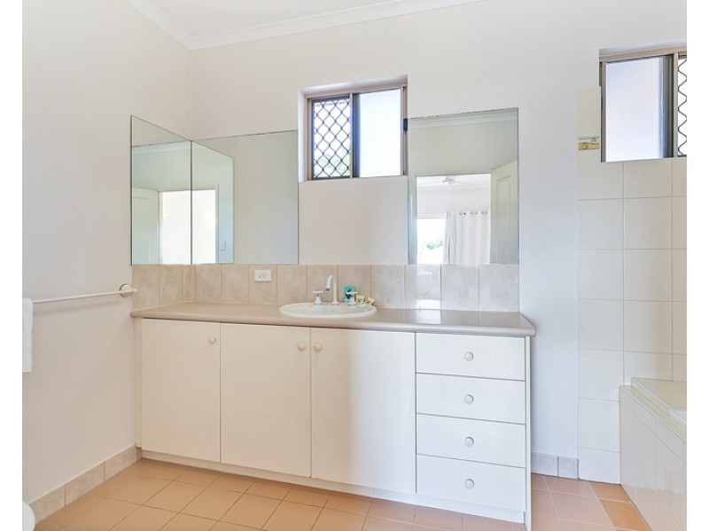 4/10 Hill Street, Manunda QLD 4870