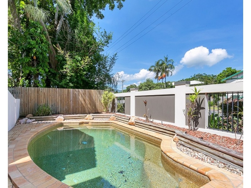 4/10 Hill Street, Manunda QLD 4870