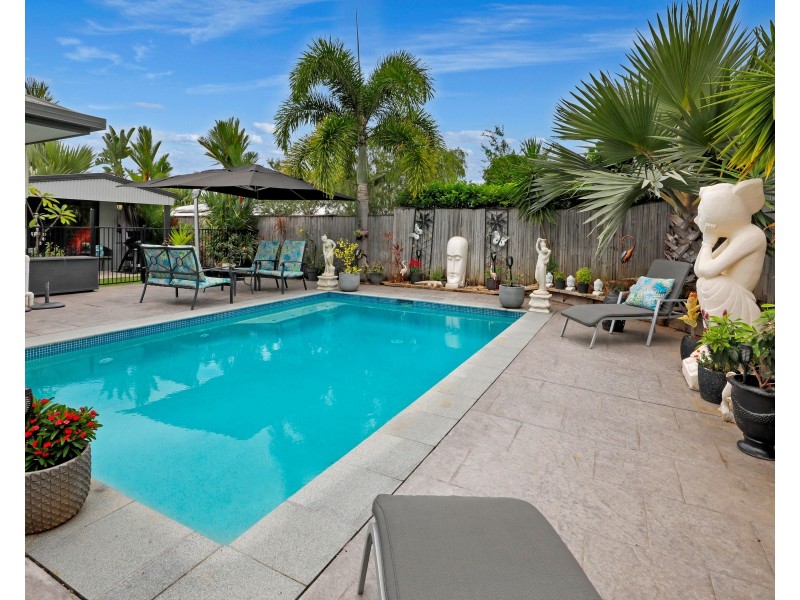 11 Greenvale Close, Smithfield QLD 4878