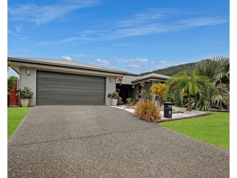 11 Greenvale Close, Smithfield QLD 4878