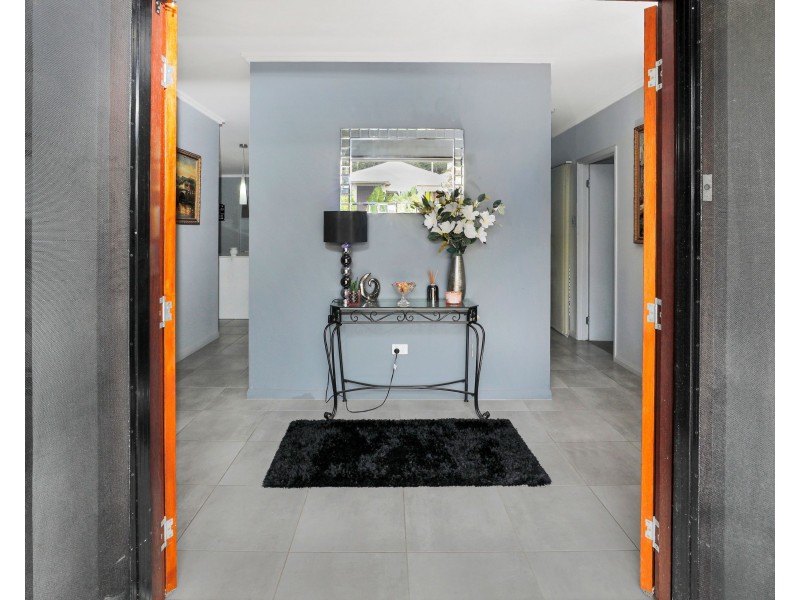 11 Greenvale Close, Smithfield QLD 4878