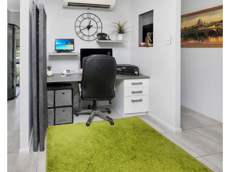 11 Greenvale Close, Smithfield QLD 4878