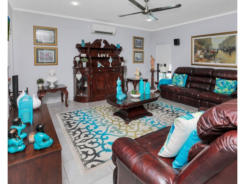 11 Greenvale Close, Smithfield QLD 4878