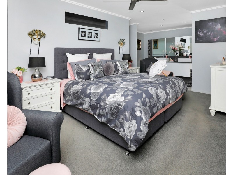 11 Greenvale Close, Smithfield QLD 4878