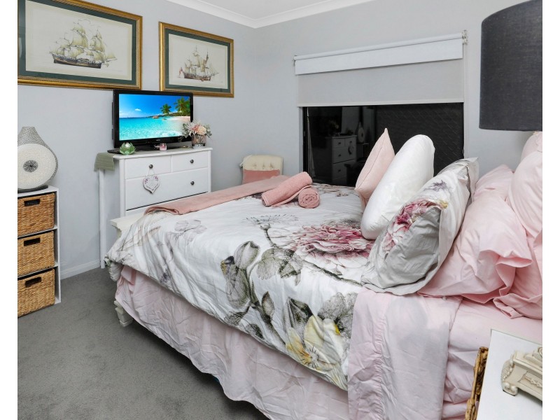 11 Greenvale Close, Smithfield QLD 4878