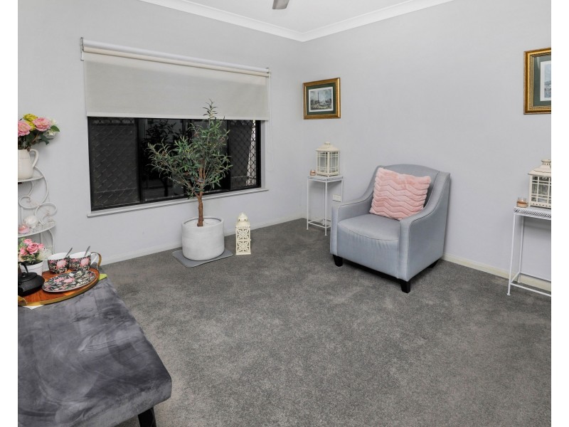 11 Greenvale Close, Smithfield QLD 4878