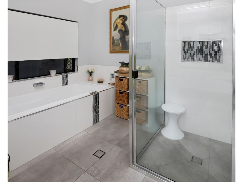 11 Greenvale Close, Smithfield QLD 4878