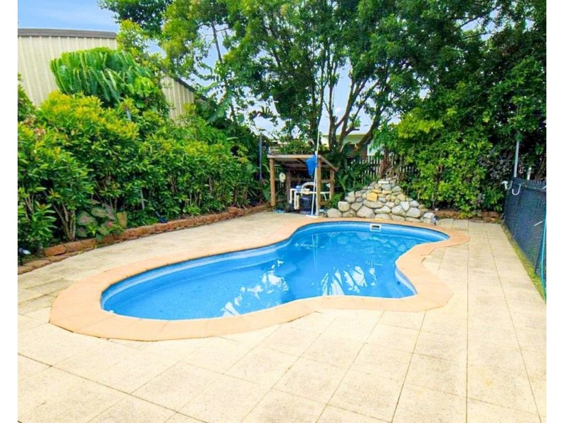 15 Bee Close, Bentley Park QLD 4869