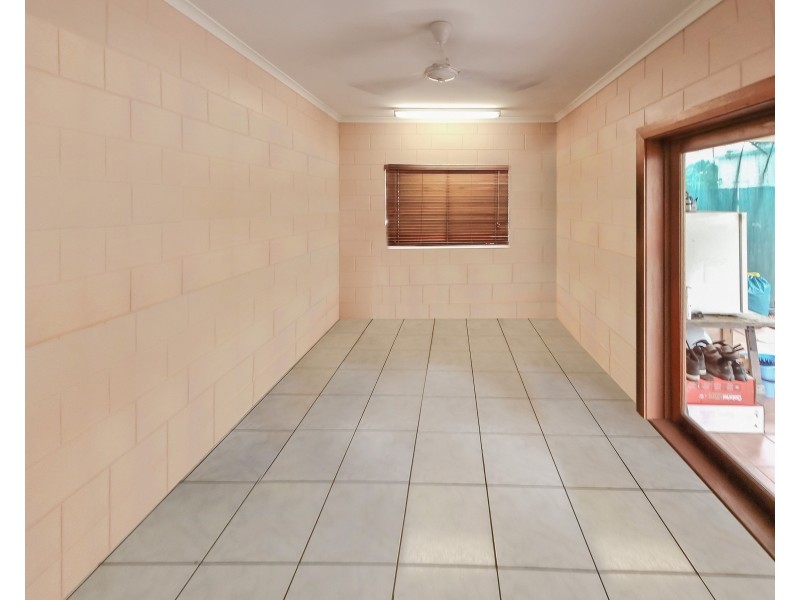15 Bee Close, Bentley Park QLD 4869