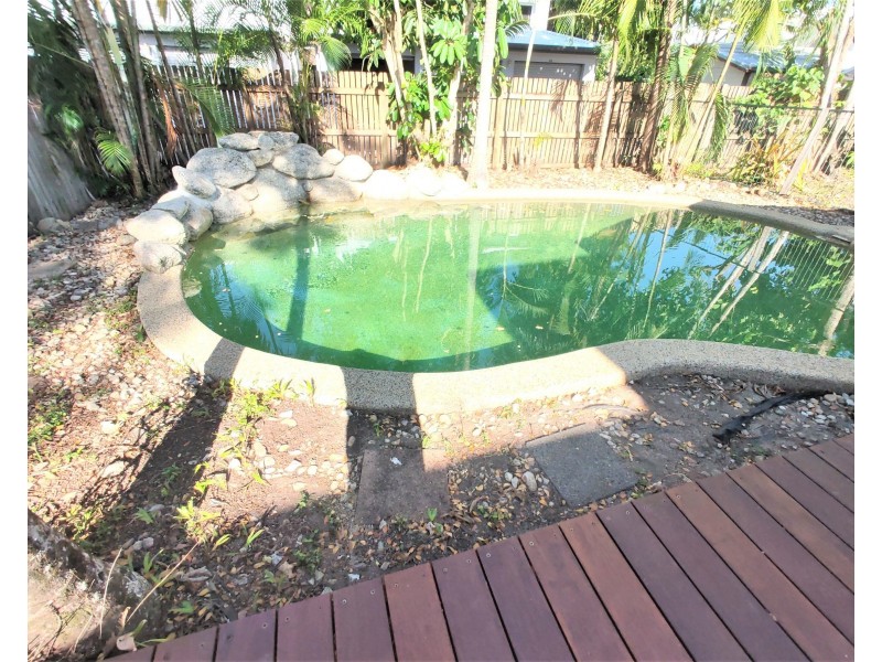 138 Pease Street, Manoora QLD 4870