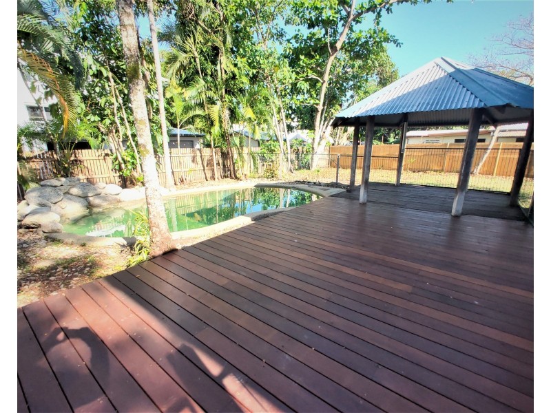 138 Pease Street, Manoora QLD 4870