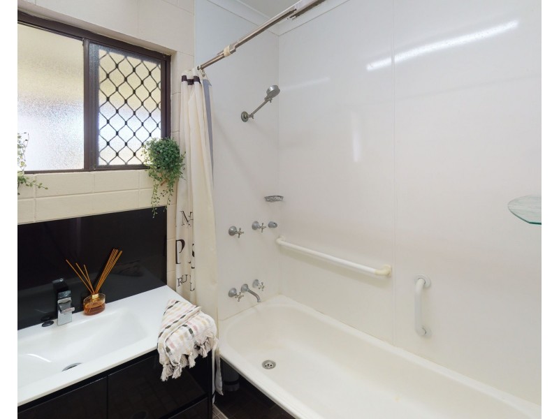 56 Hollywood Boulevard, White Rock QLD 4868