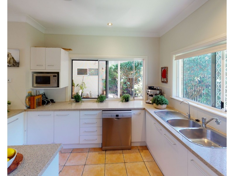 13 Bramble Street, Clifton Beach QLD 4879