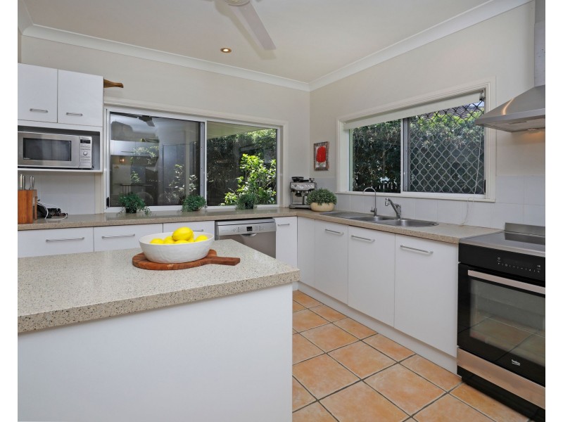 13 Bramble Street, Clifton Beach QLD 4879